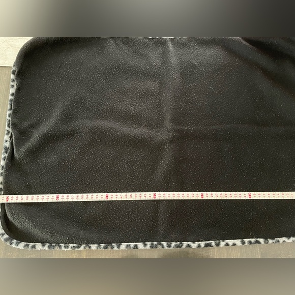 Dog Blanket with Dog Embroidery - Picture 5 of 6